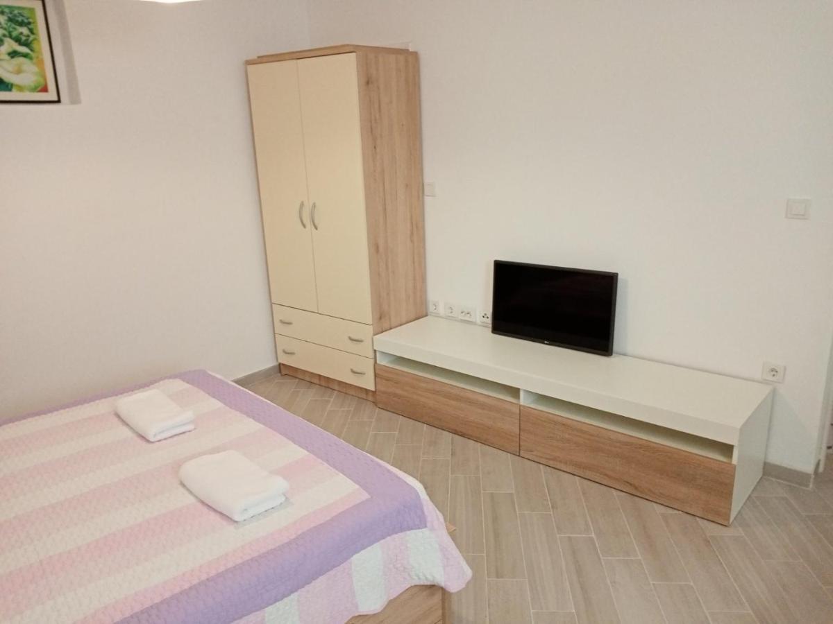 Apartment Elena Бале Екстер'єр фото