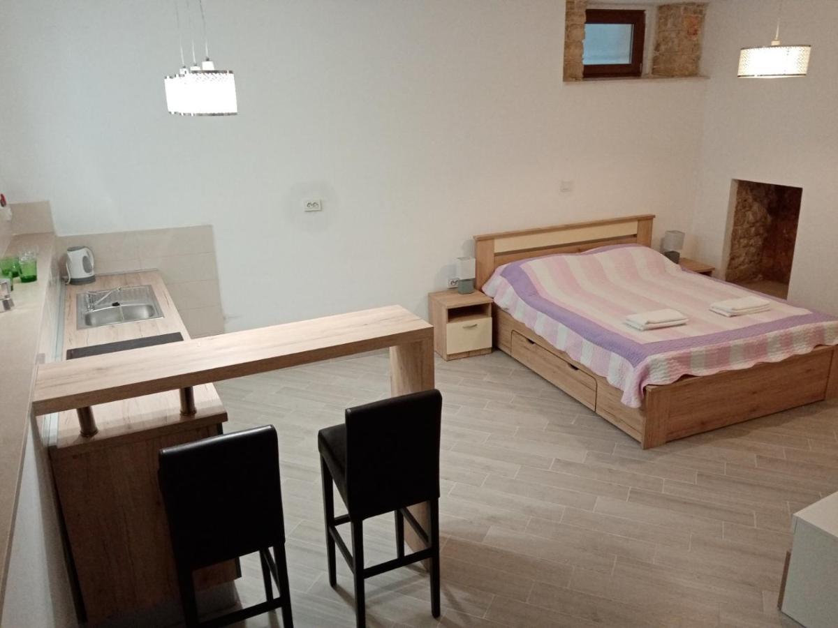 Apartment Elena Бале Екстер'єр фото