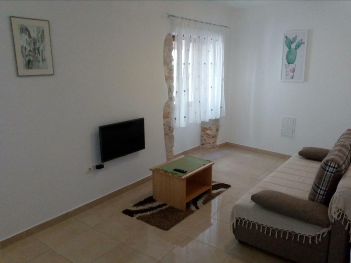 Apartment Elena Бале Екстер'єр фото