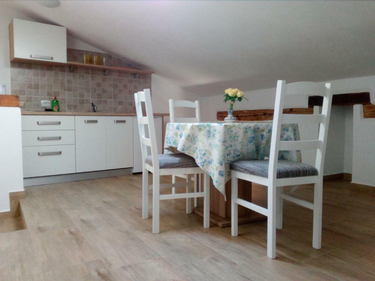 Apartment Elena Бале Екстер'єр фото