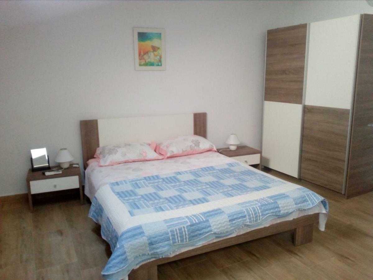Apartment Elena Бале Екстер'єр фото