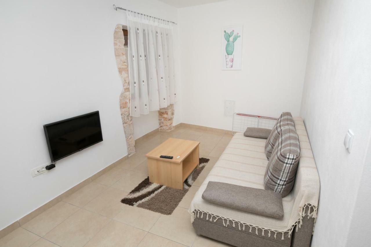 Apartment Elena Бале Екстер'єр фото