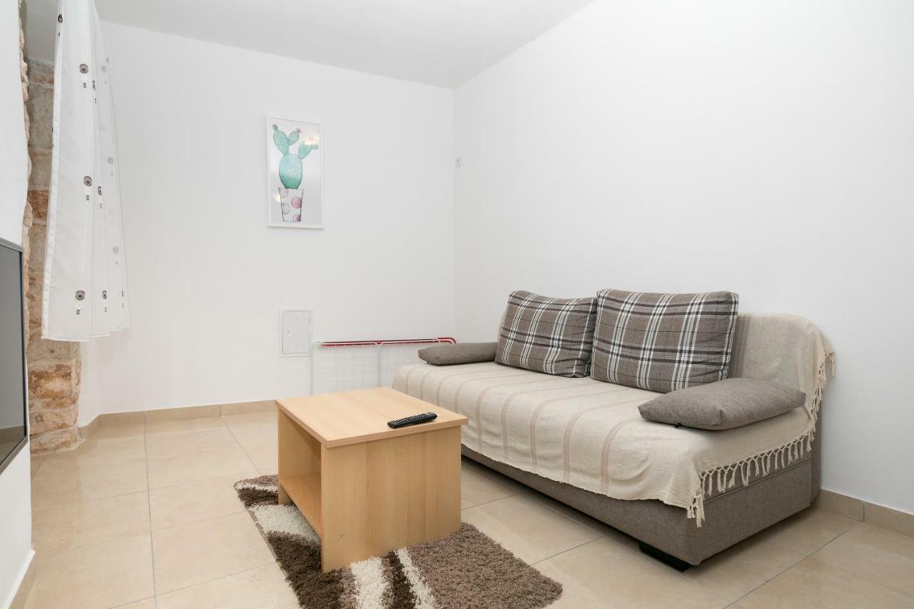 Apartment Elena Бале Екстер'єр фото