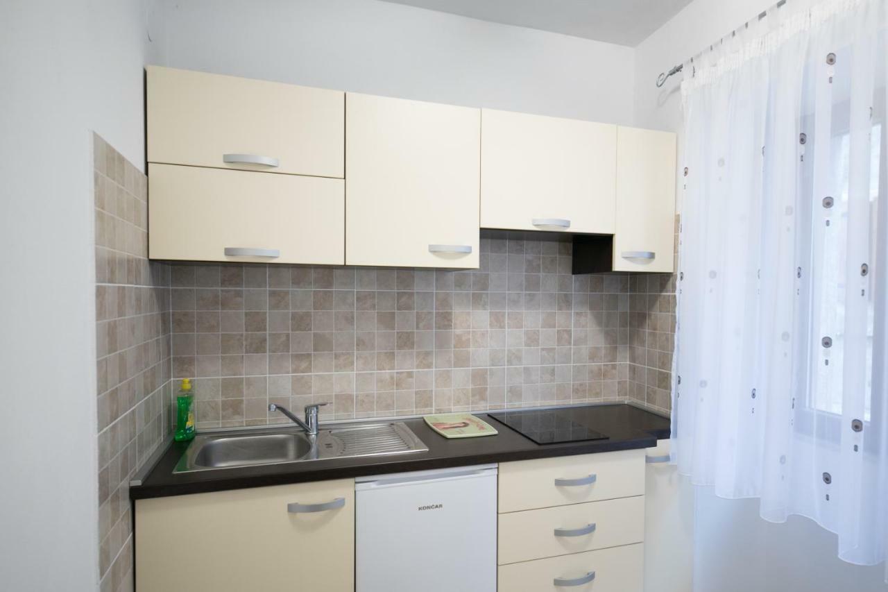 Apartment Elena Бале Екстер'єр фото