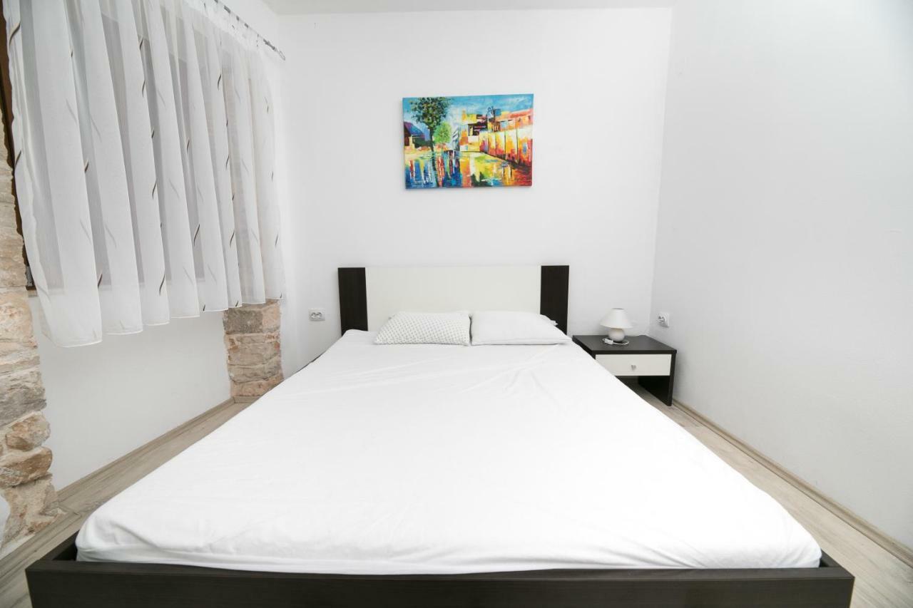 Apartment Elena Бале Екстер'єр фото