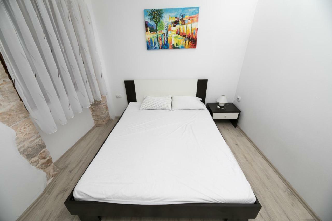 Apartment Elena Бале Екстер'єр фото